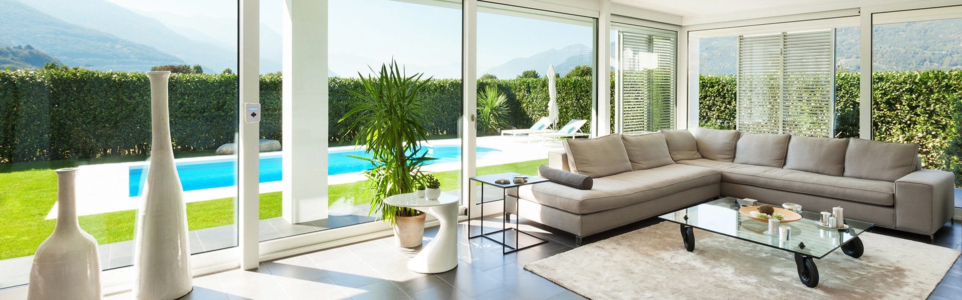 Boitier Limpido ZI du fabricant CCEI installé dans un salon