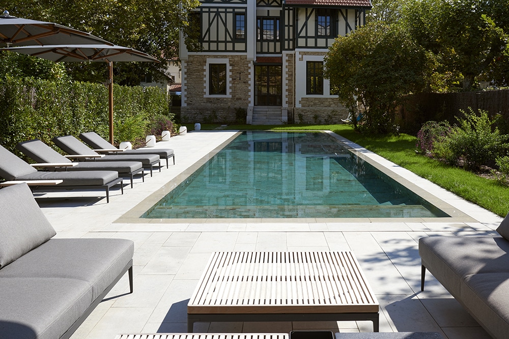 idees-piscine-carre-bleu-Piscines-Pyrenees-Atlantiques-Vue-3 Trophées Carré d'Or 2017