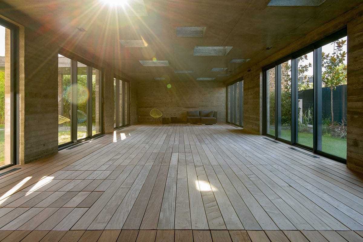 Fond mobile en position haute