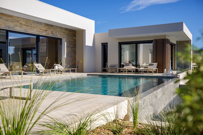 20 idées de piscines à débordement pour vous inspirer ! | Idées Piscine