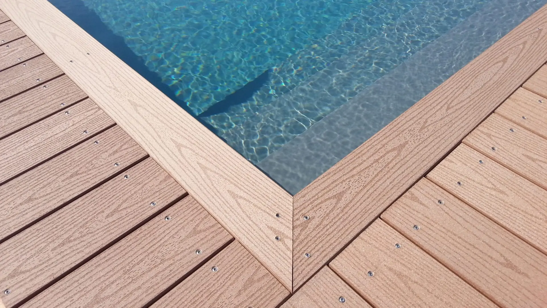 Nouvelles lames de terrasse en bois composite TimberTech