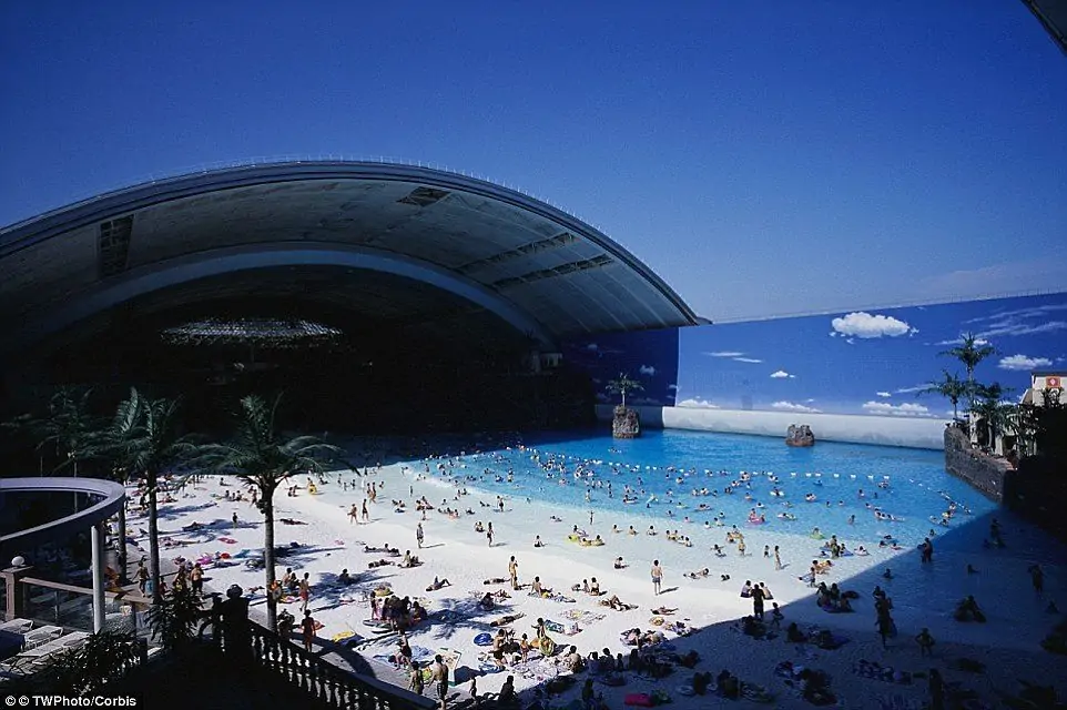 Ocean Dome, une plage artificielle