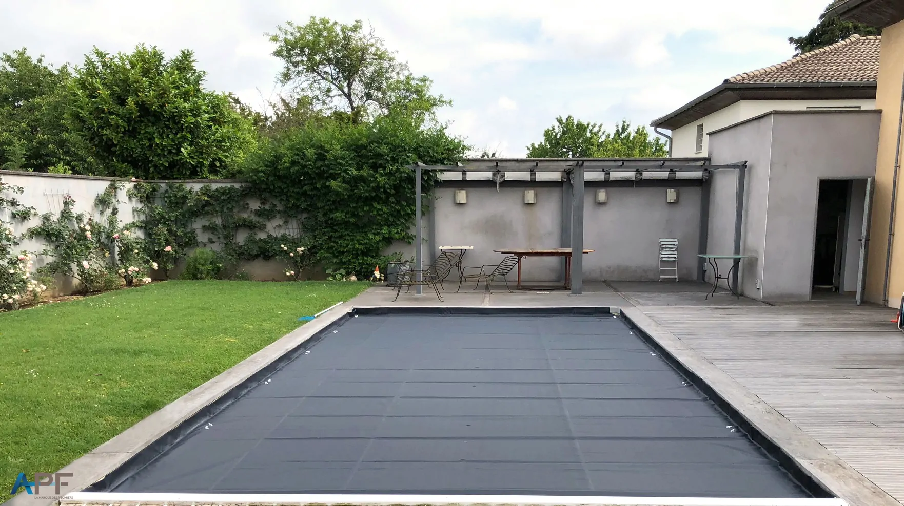 Bâche de protection de volet de piscine
