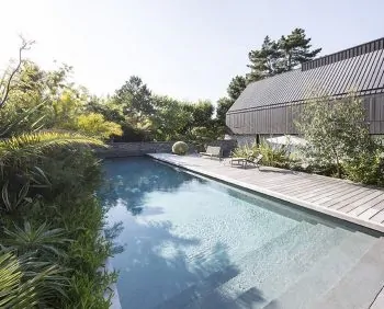 Piscine réalisée par piscine 35 - L'esprit piscine